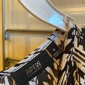 Apt 9 Women’s Tank Size Med